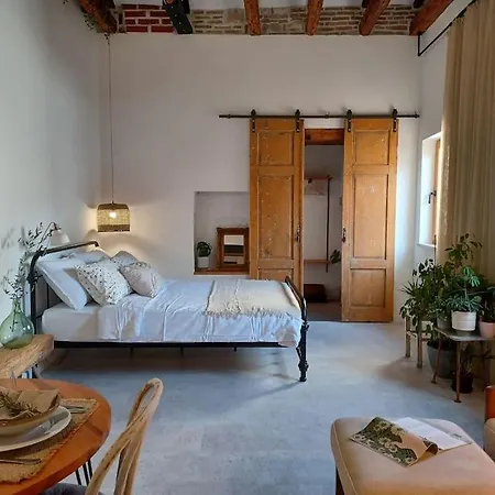 Tres Virtutes Apartament