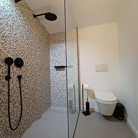 Tres Virtutes Apartman Pula