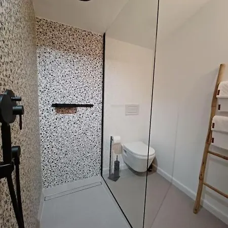 Tres Virtutes Apartment